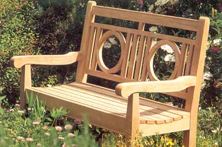This bench is reminiscent of early 20th century Frank Lloyd Wright Design.